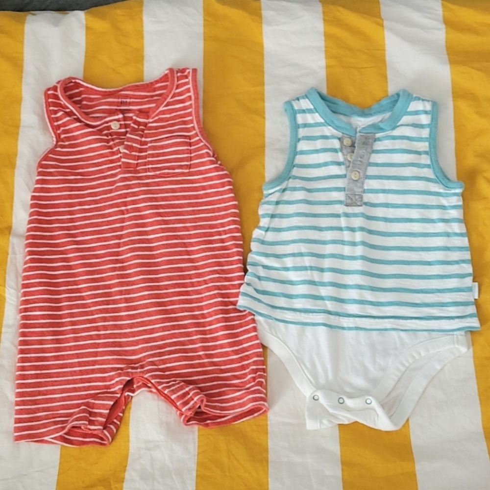 Set of 2 Baby Gap 18-24m Sleeveless Onesies